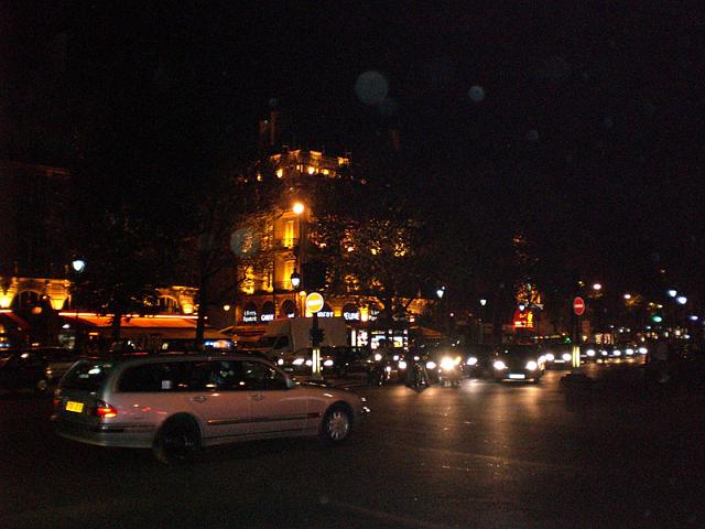 19 Paris-by-night Saint Michel.jpg